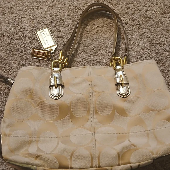 ✨ Coach Chelsea Jayden Signature Carryall | Cream & Gold | Like New ✨ - Picture 13 of 13